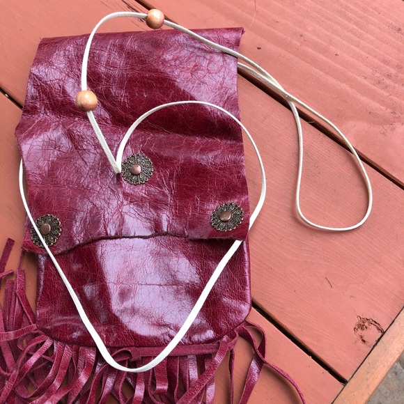 White Buffalo creations red crossbody fringe hem - Picture 6 of 9